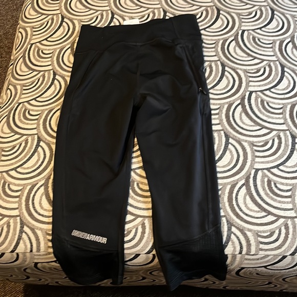 Under Armour "Fly By" Running Capri pants cropped heat gear small black EUC - Picture 8 of 11